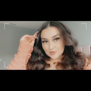 Meet your Posher, Dominique